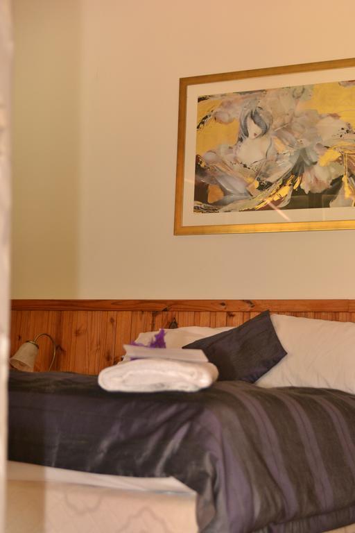 Mccarthy Lake House Maleny Ruang foto